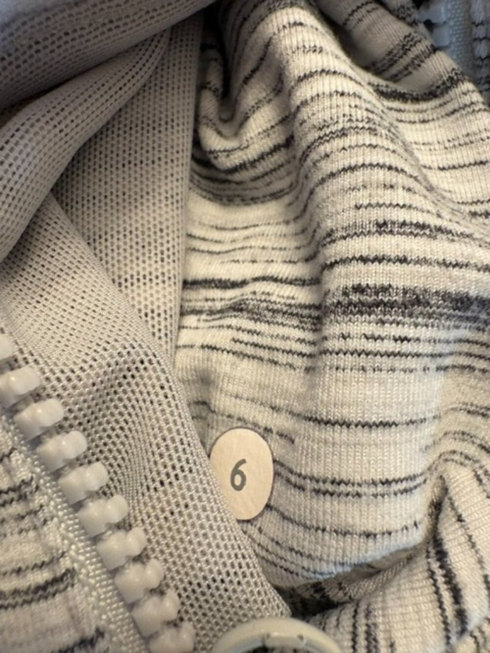 Lululemon Define Jacket in Space Dye Camo Pattern, Size 6 - Picture 6 of 6